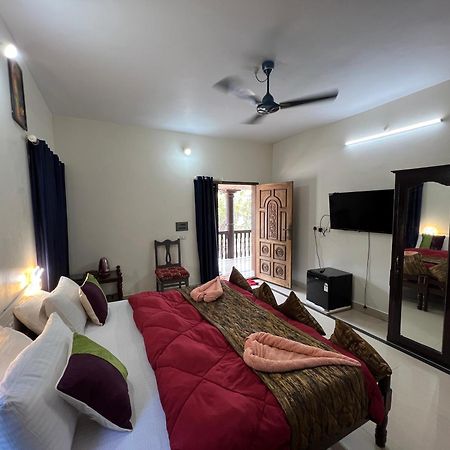 Mohans Ayurvedic Beach Resort Варкала Екстериор снимка