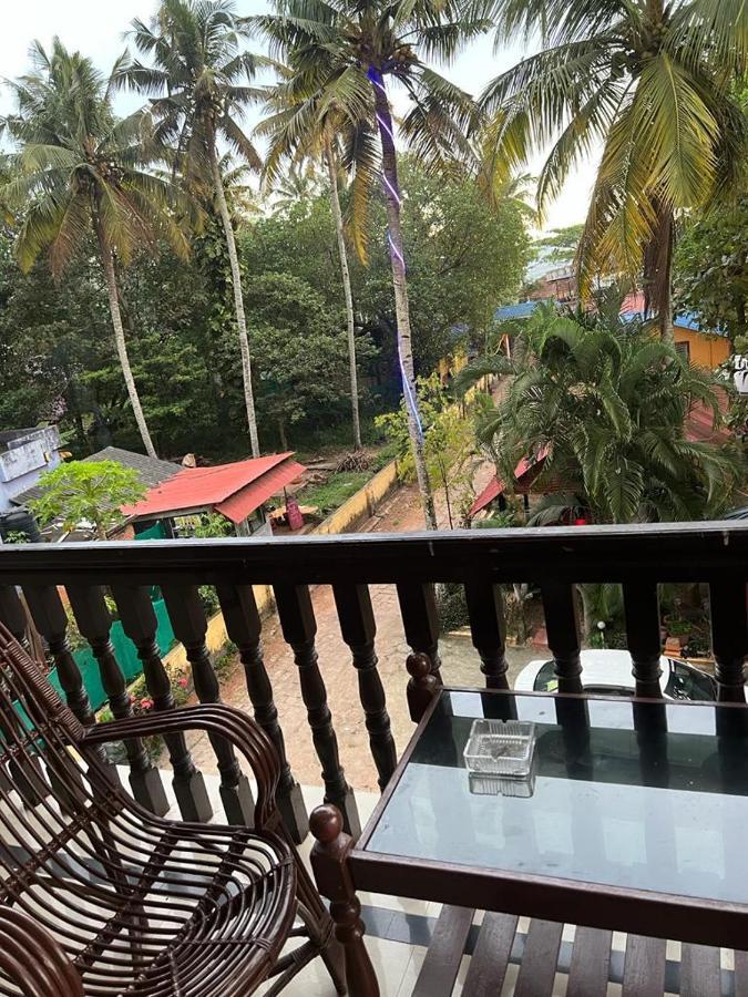 Mohans Ayurvedic Beach Resort Варкала Екстериор снимка