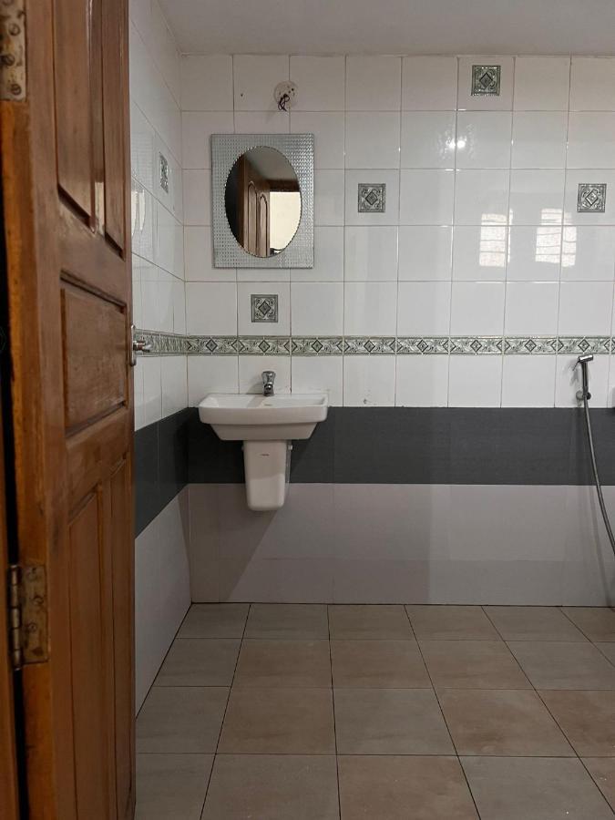 Mohans Ayurvedic Beach Resort Варкала Екстериор снимка